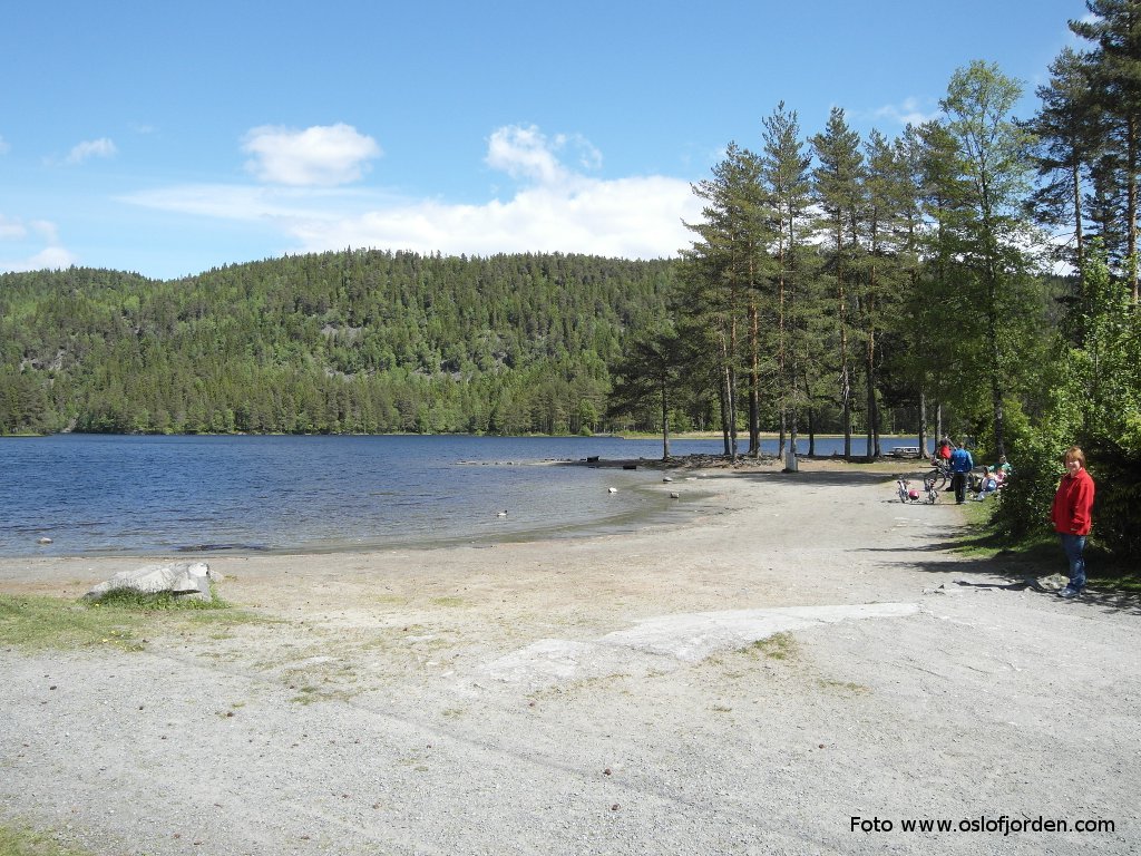 Flott sandstrand ved Burudvann badeplass