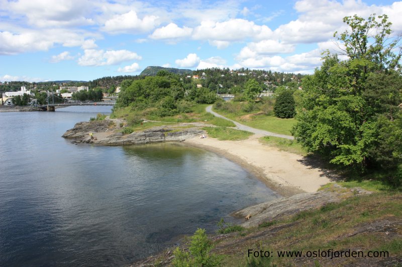 Lille badebukt, Kalvøya