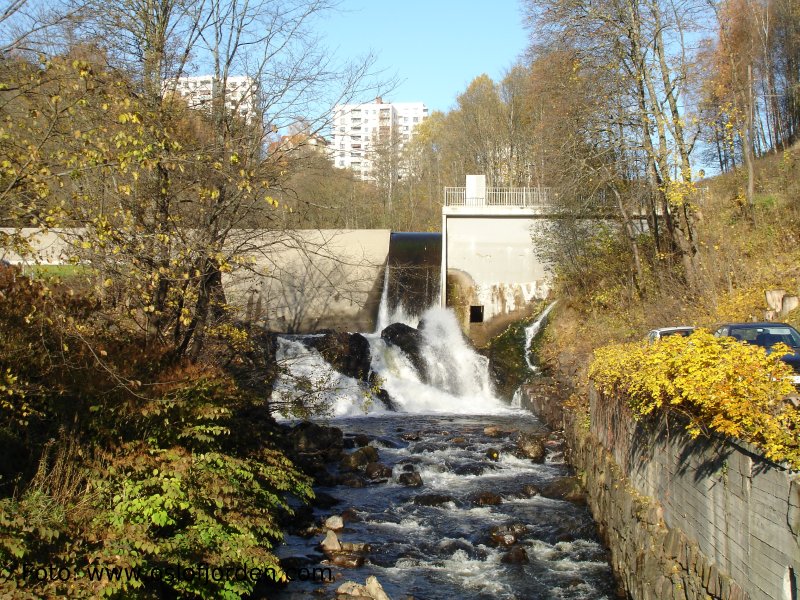 Foss og demning Nydalsdammen